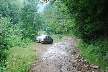 Rano w masywie Paring, szczyt z tyu ma nieco ponad 2400 mnpm