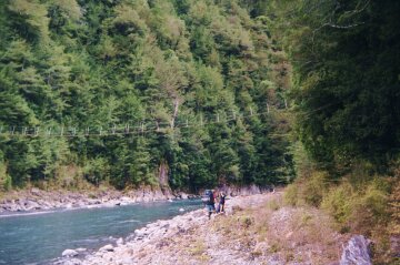 Trekking dolin rzeki do gorcych rde, okolice Artur Pass.