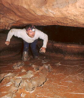 Exploration of Yanzi Dong cave in China